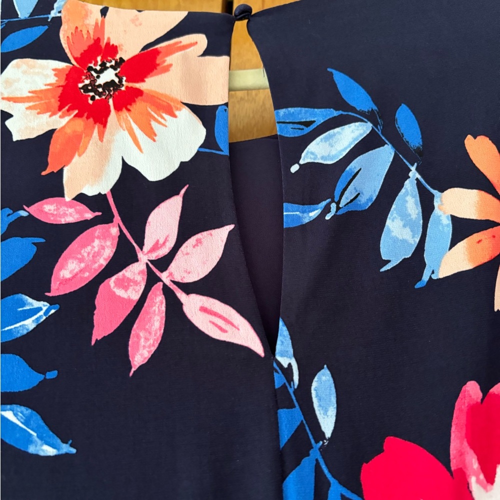 Stunning summer women’s dress. Size 16 - Picture 4 of 7